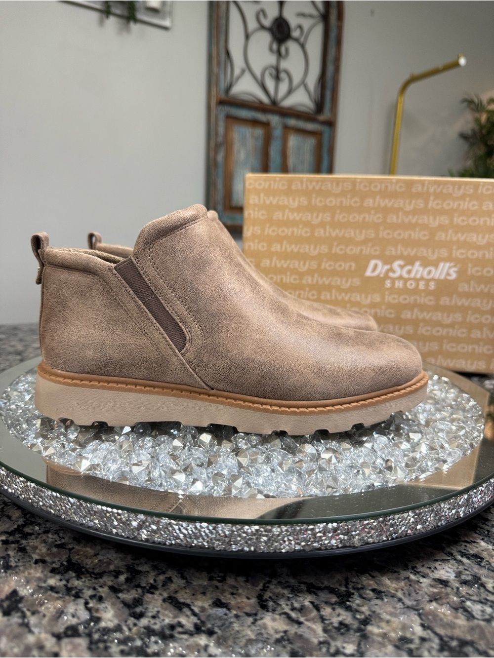 Dr. Scholl's Margo lug sole Slip-On Chelsea ankle Boots NEW 7